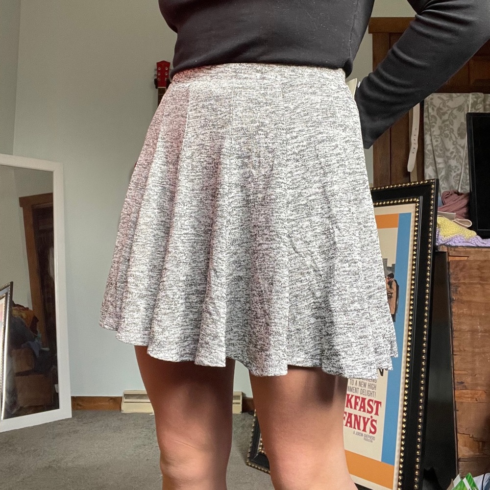 gray speck skater skirt!